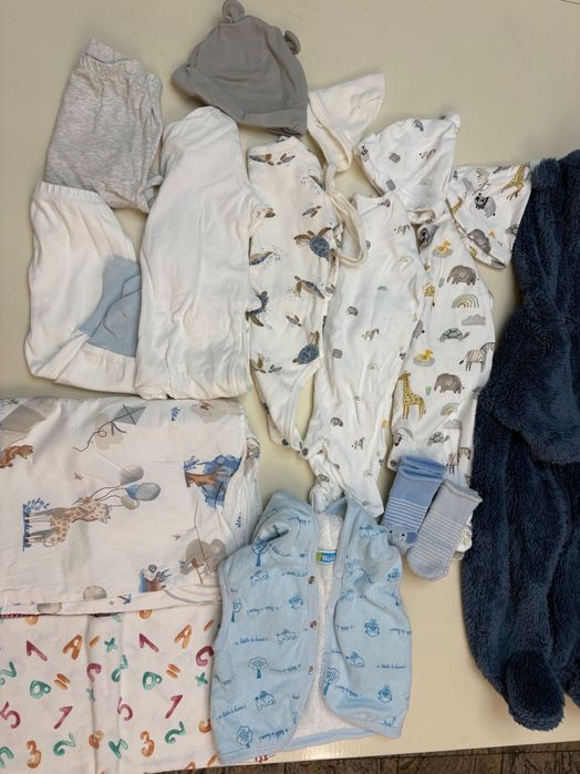 Одежда для новорожденного в идеальном состоянии