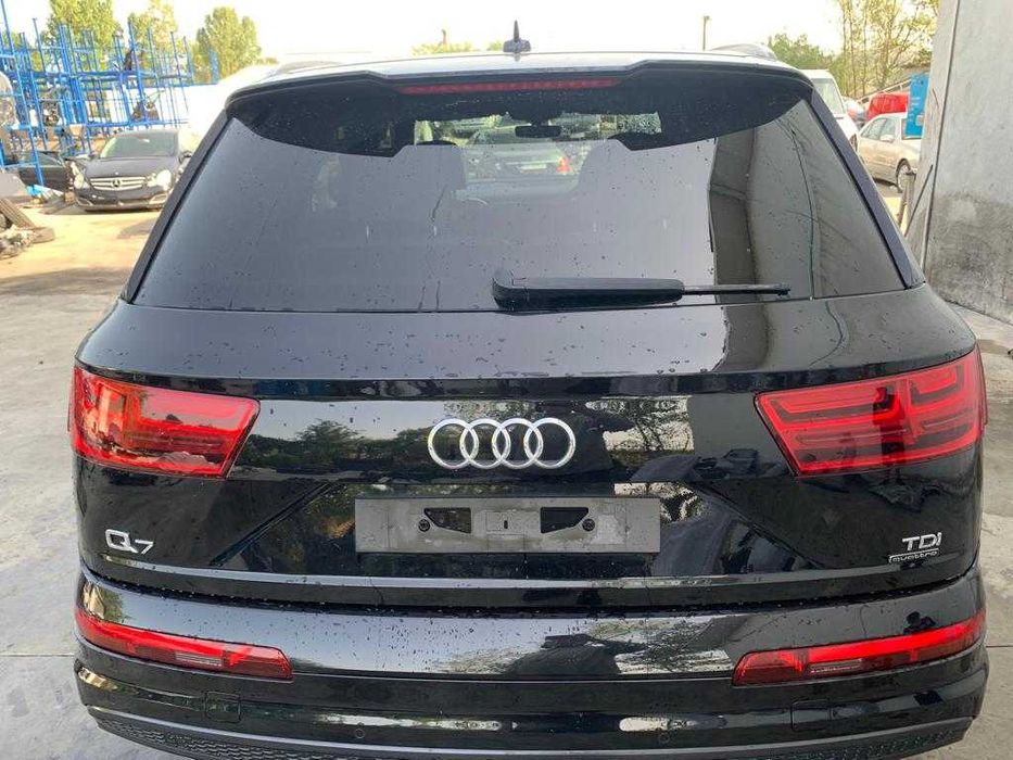 Dezmembrez audi Q7 3.0 tdi 2016 euro 6/bara fata q7/Q7 s linne 2016/