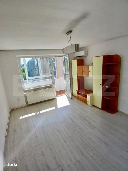 Apartament cu 2 camere, 52 mp, parcare, zona Tractoru