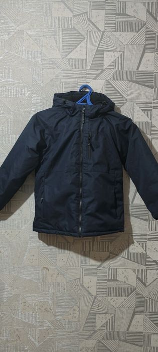 Продам куртку на мальчика