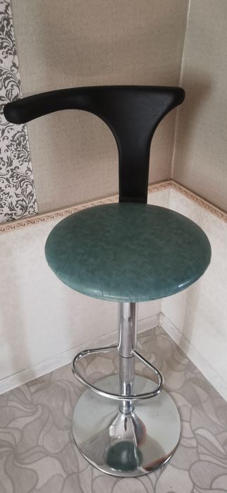 Барные стулья 6 штук
