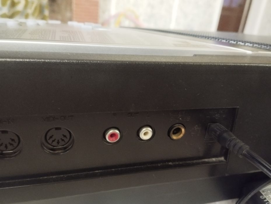 Сентизатор 61 октавный полупрофессиональный