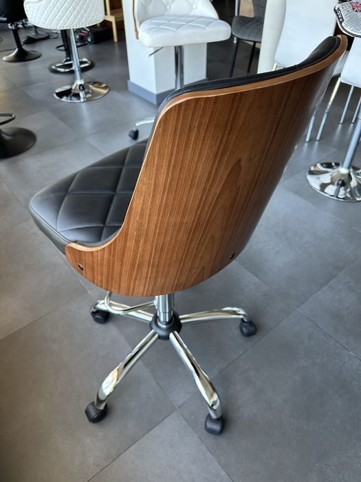 Бар стол на колелца Boston с 24 м гаранция и доставка до офис