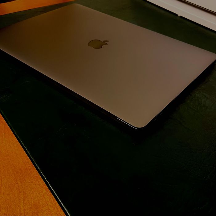 MacBook Pro 2017 в идеальном состоянии