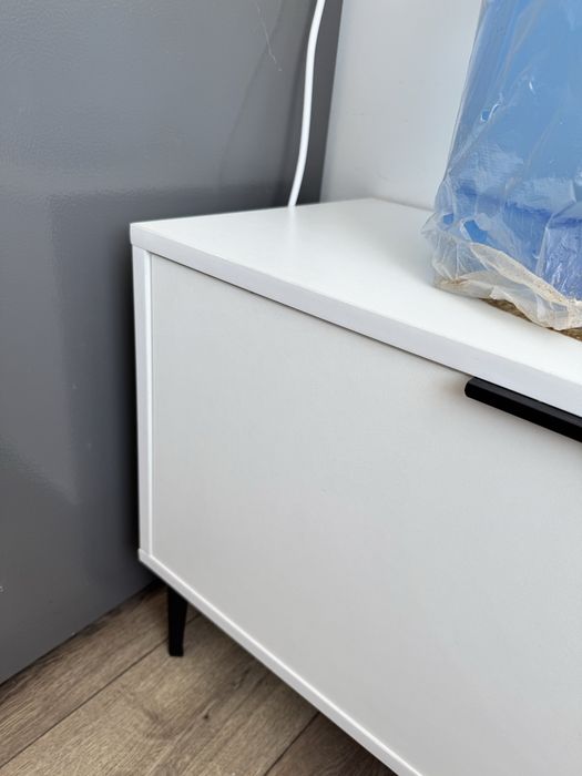 Продам тумбу под телевизор