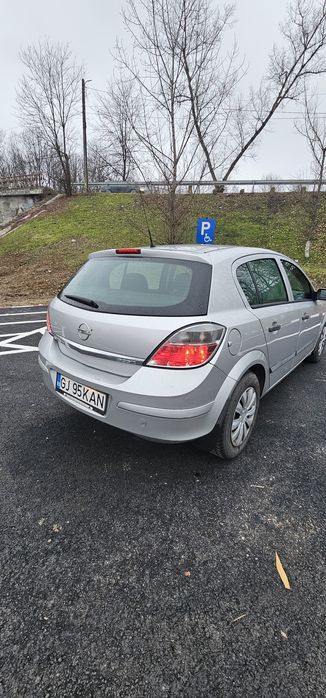 Vând Opel Astra H  2010
