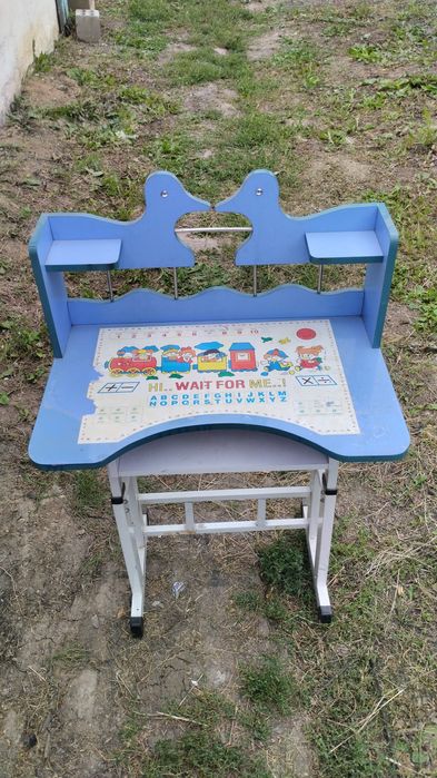 Продам детскую парту