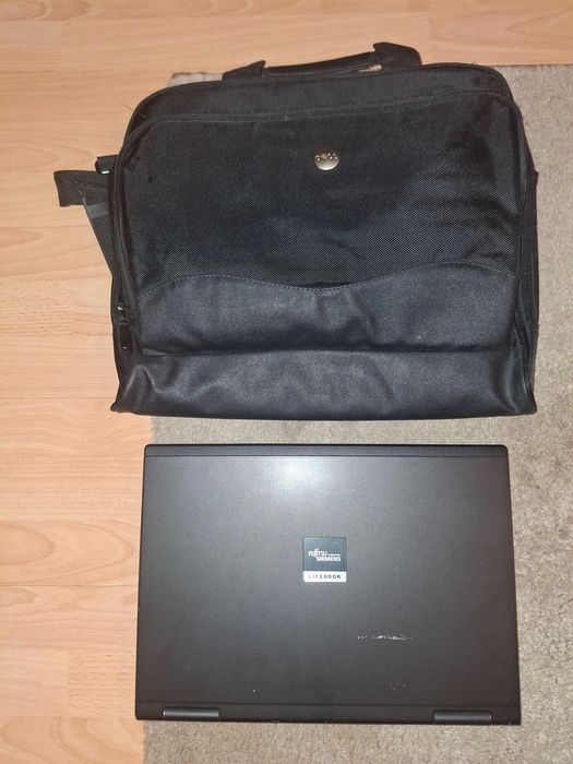 Стари лаптопи и чанта