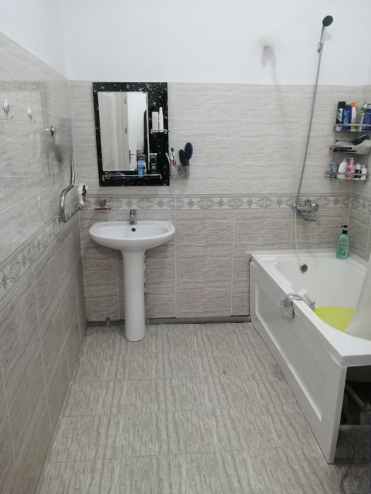 Тошкент вилояти Нурафшон шахрида дом сотилади