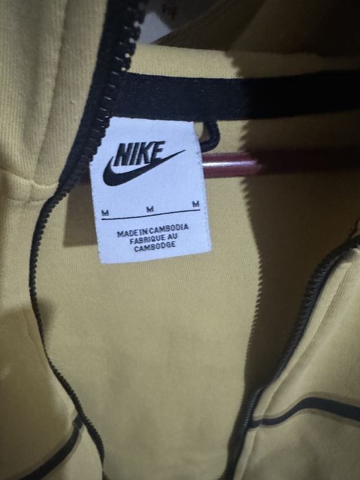 Nike teck fleece-жълт-ОРИГИНАЛЕН