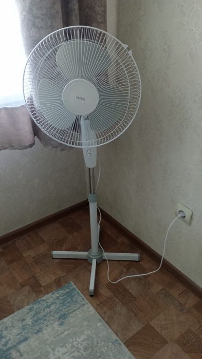 Вентилятор белый