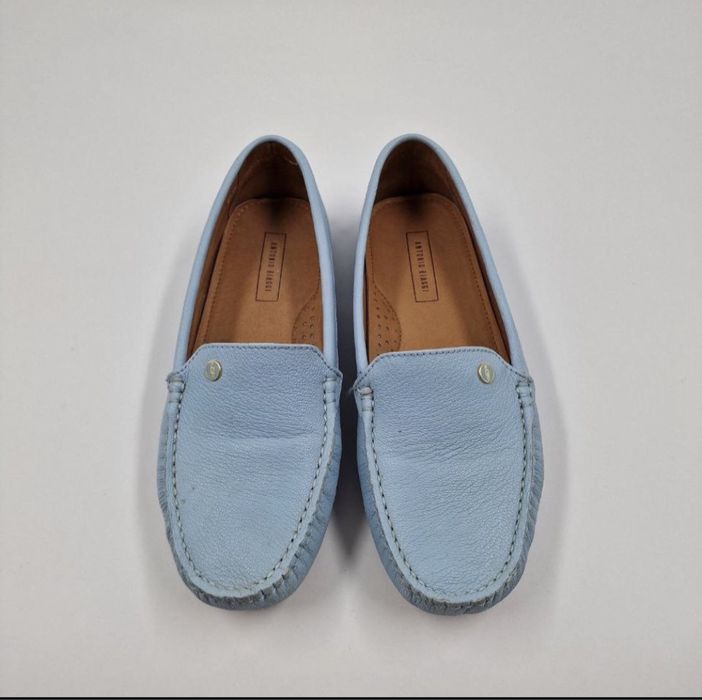 Продаются брендовые одежда и обувь