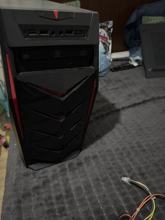 Placa de baza+cooler procesor+procesor+carcasa