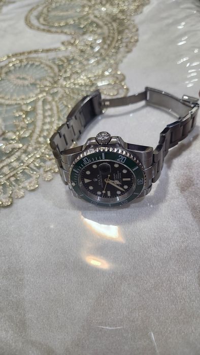 Rolex submarine sotiladi
