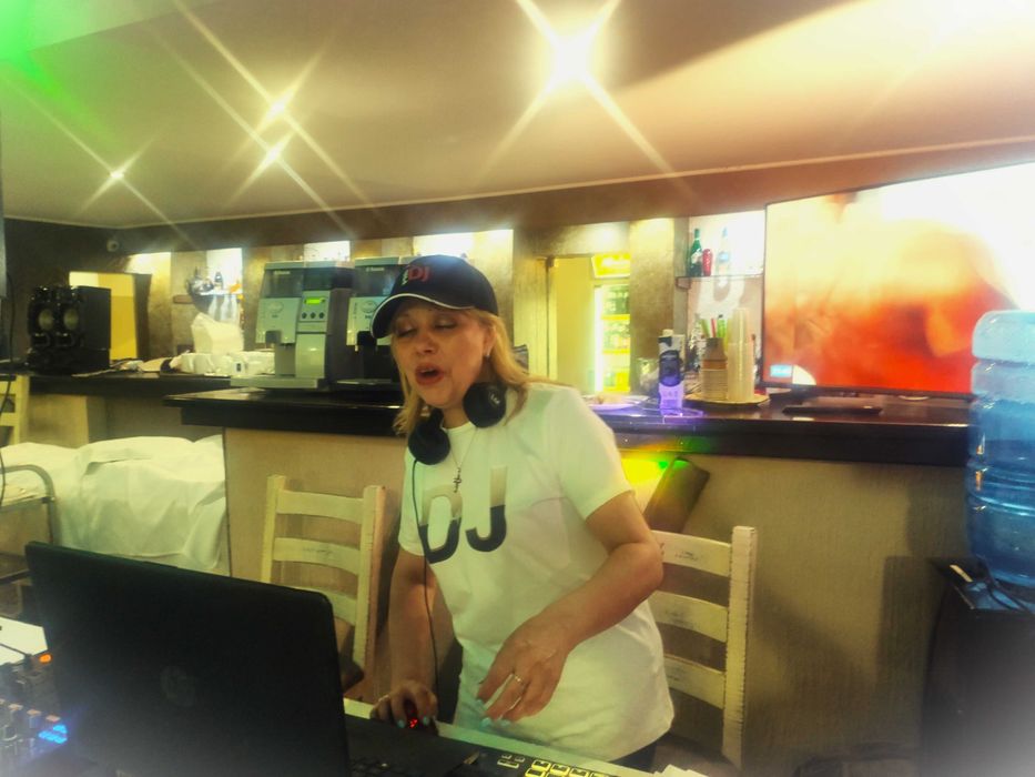 D J Дисководещ ! Професионално озвучаване на вашето събитие, парти, фирменни и семейни тържества!