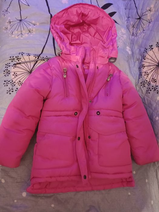 Продаю куртку для девочки