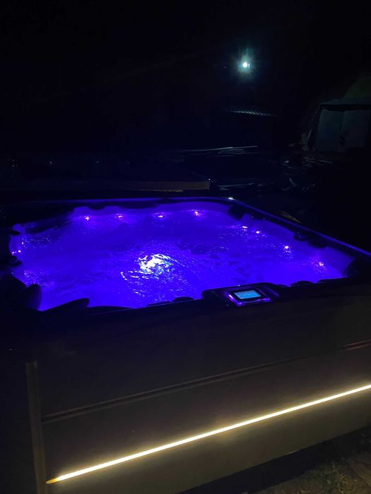 Jacuzzi exterior
