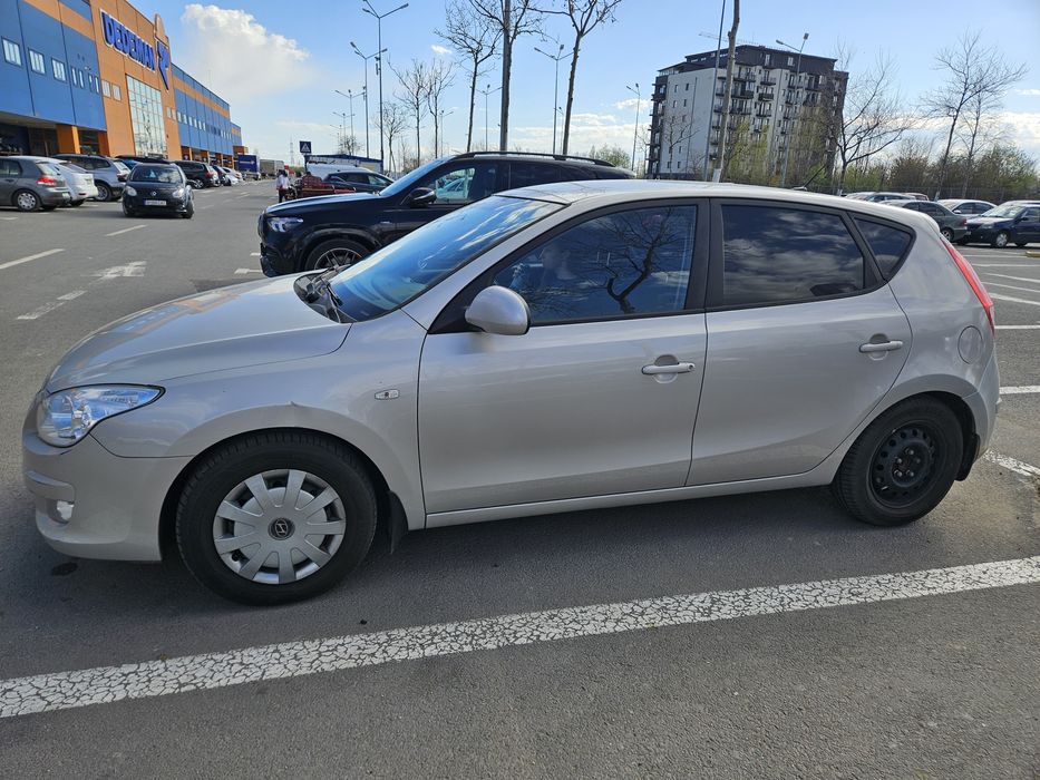 Hyundai i30 1.6  3450€ negociabil