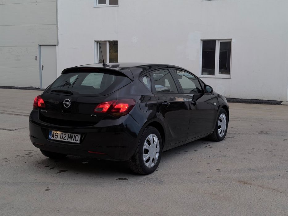 Opel Astra J 2010