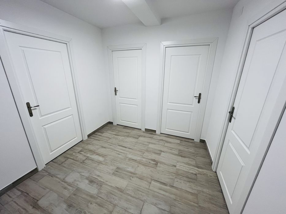 Inchiriez apartament