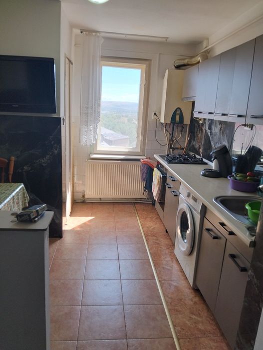 Vând apartament sau schimb cu casa