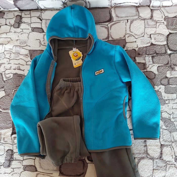 Продам детский флисовый костюм.