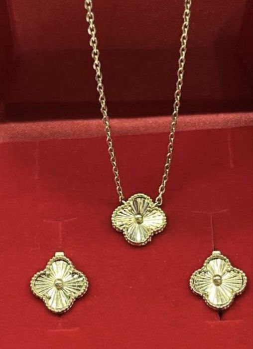 Италия,Золотой комплект van cleef