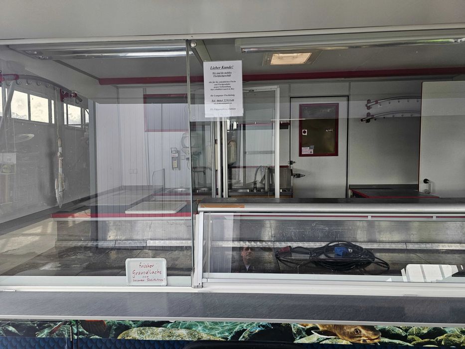 Мобилен магазин за риба