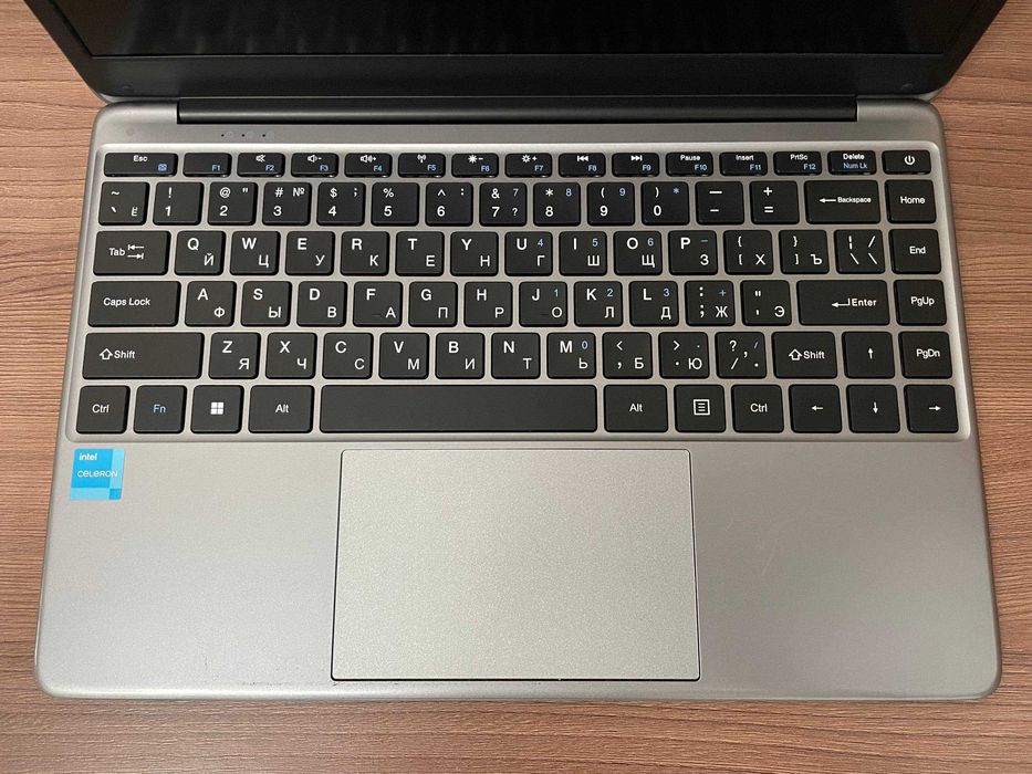 Ноутбук Chuwi /Celeron N4020/8Gb Ram/240Gb ssd/