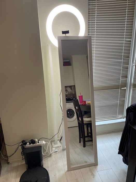 Голямо огледало в цял ръст с бяла рамка – като ново