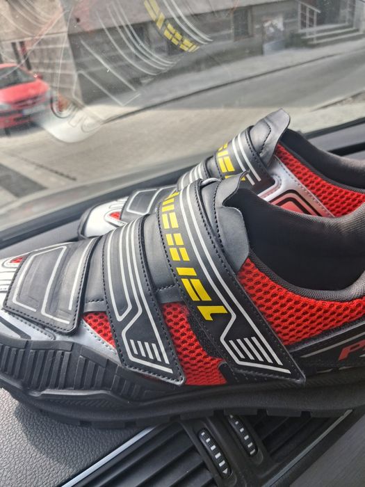 Спортни маратонки