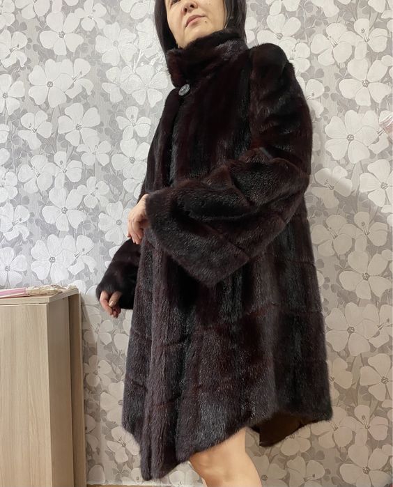 Продам норковую шубу