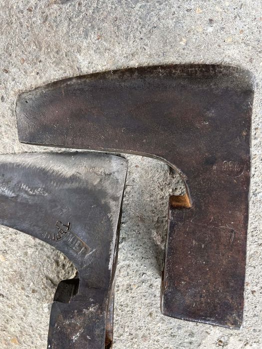 Стари големи брадви български с печат