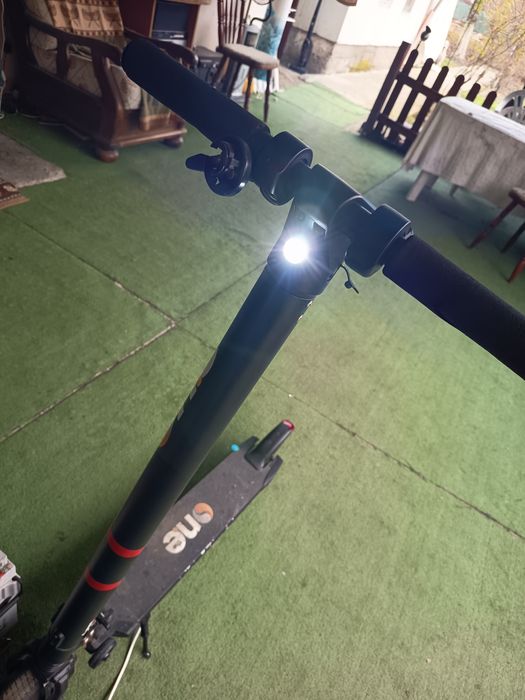 Vând trotinetă electrică