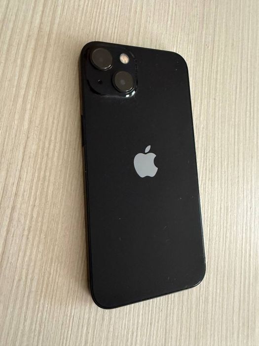 Продам iPhone 13