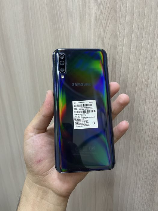 Продам Samsung A50 4/64GB