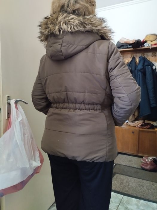 Geacă de damă cu gluga