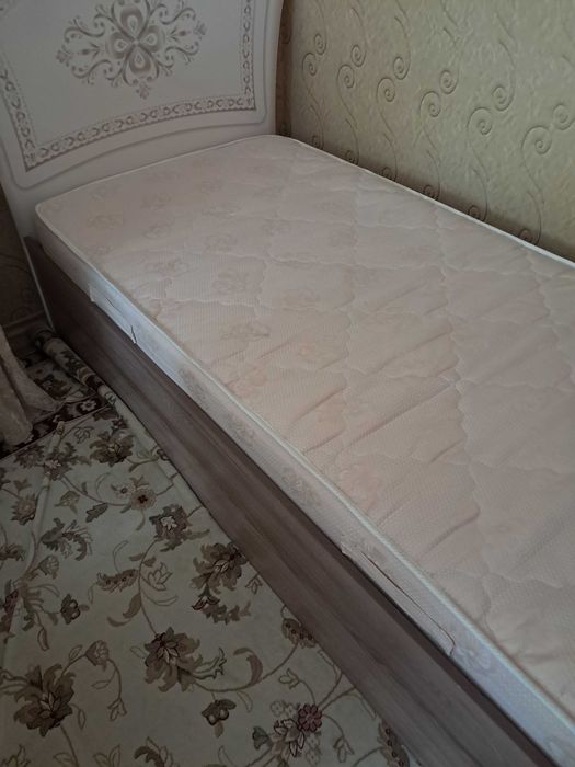 Кровать с ортопедическим матрасом