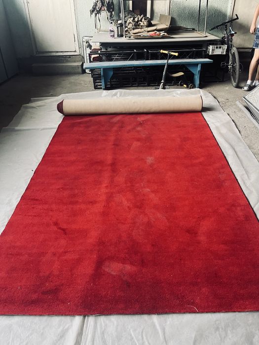 Продаю б/у красные дорожки