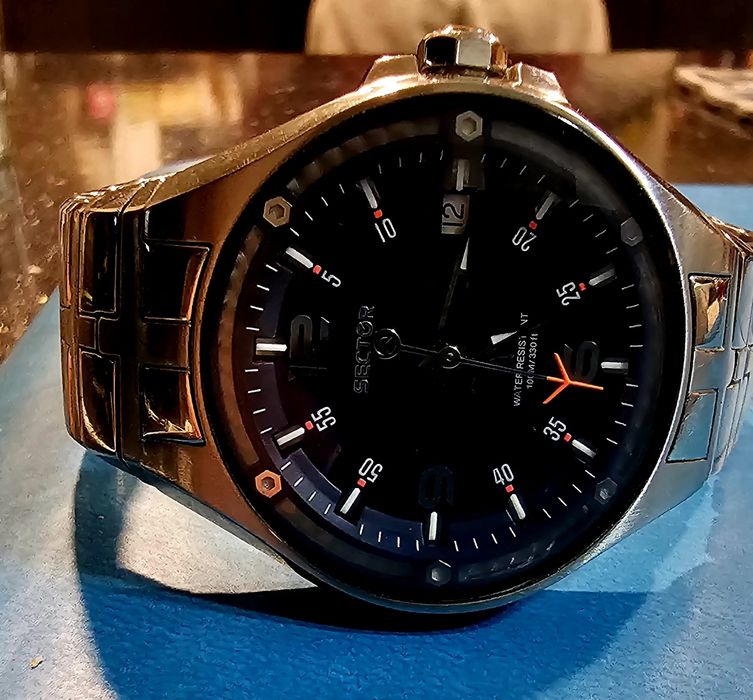 Ceas Sector model 550