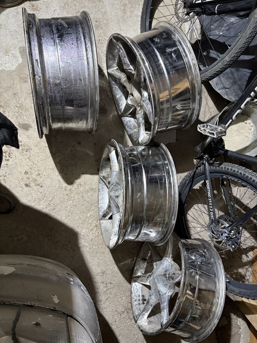 Продам диски R18 цена за комплект