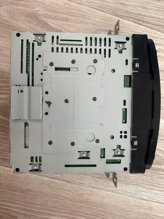 Продам штатную автомагнитолу