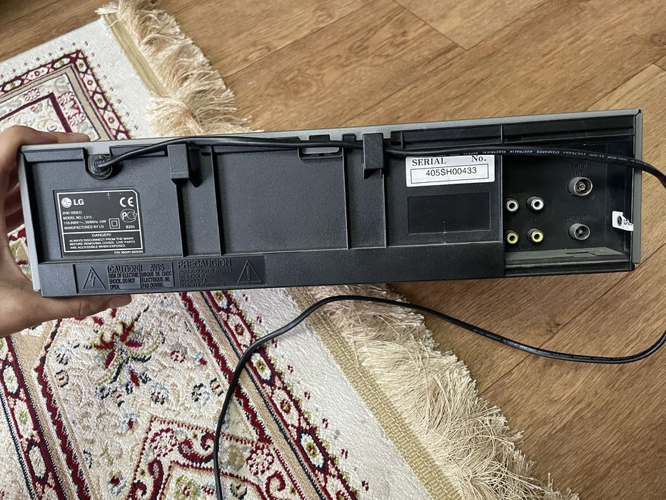 Видеомагнитофон LG