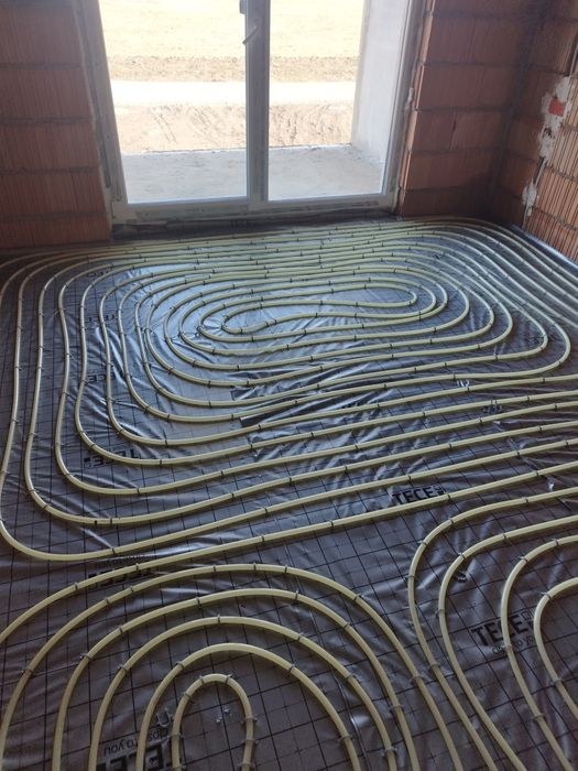 Proprietar apartament 3 cam + gradina 300 mp