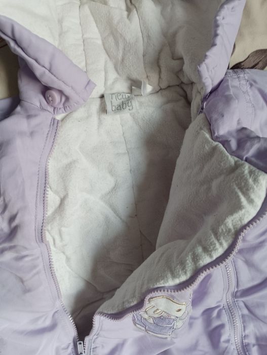 Бебешко лилаво космонавтче за момиченце.