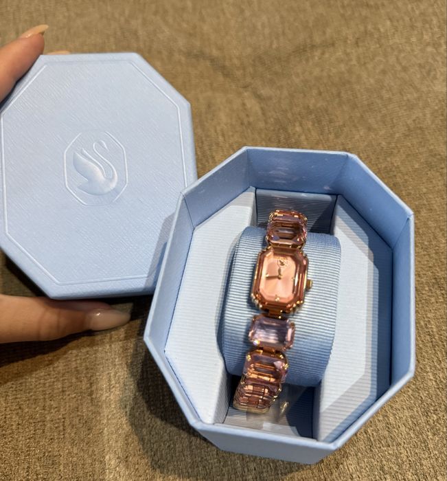 Часовник Swarovski
