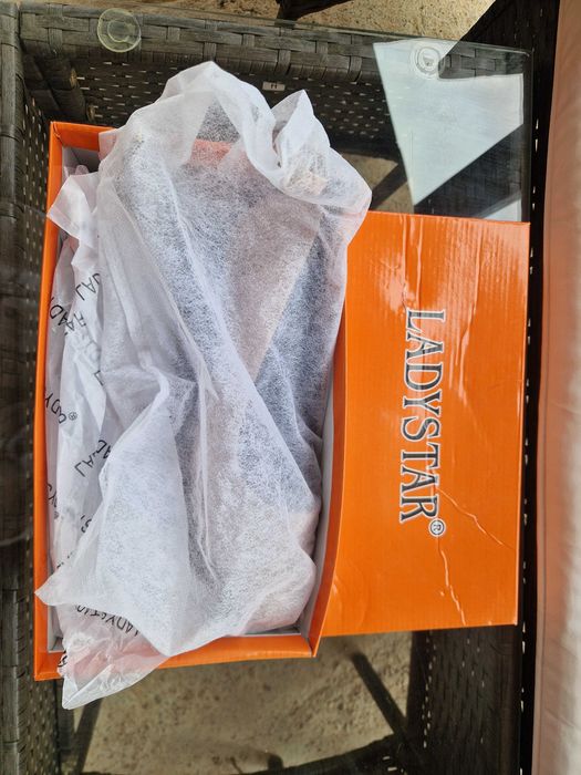 Дамски обувки ниска платформа