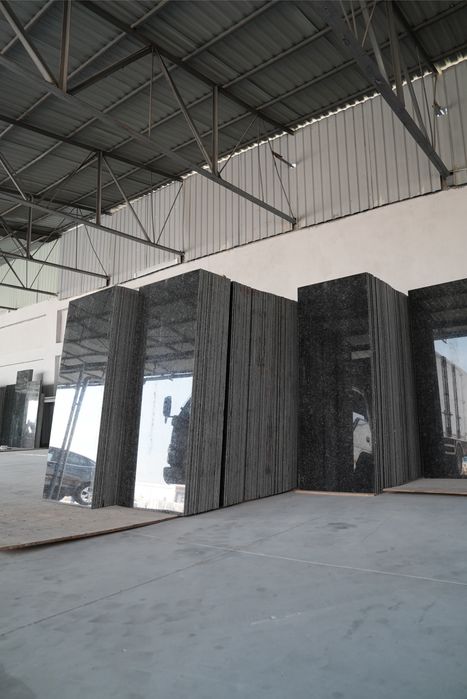 Granit optom narxda fasad sokol  uchun. Angola black, labradarit, tanb