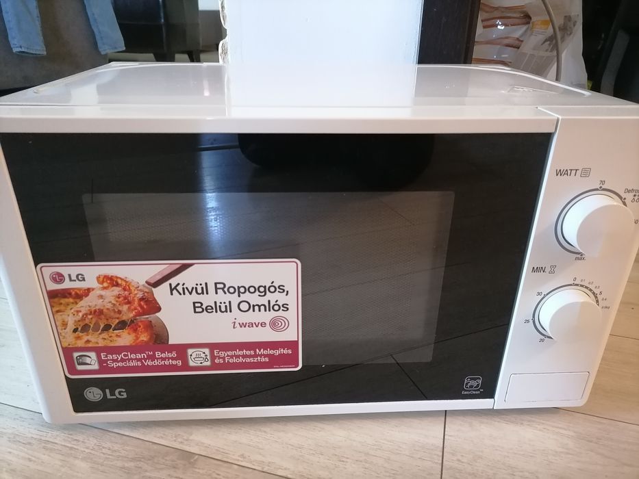Cuptor cu microunde LG, 700 W, 20 l