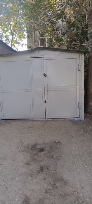 Продам 2 металлических гаража